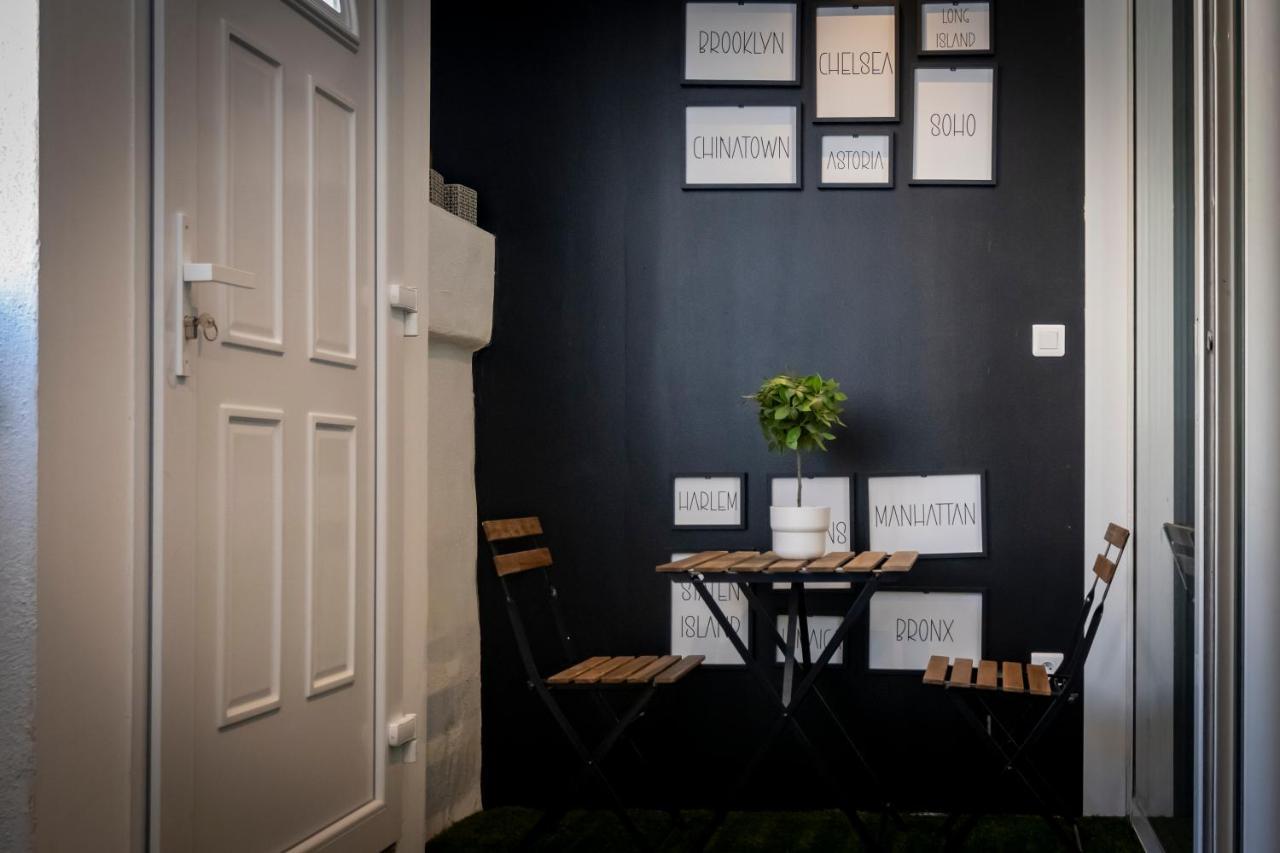 Apartment Superbe Avec Patio Nimes